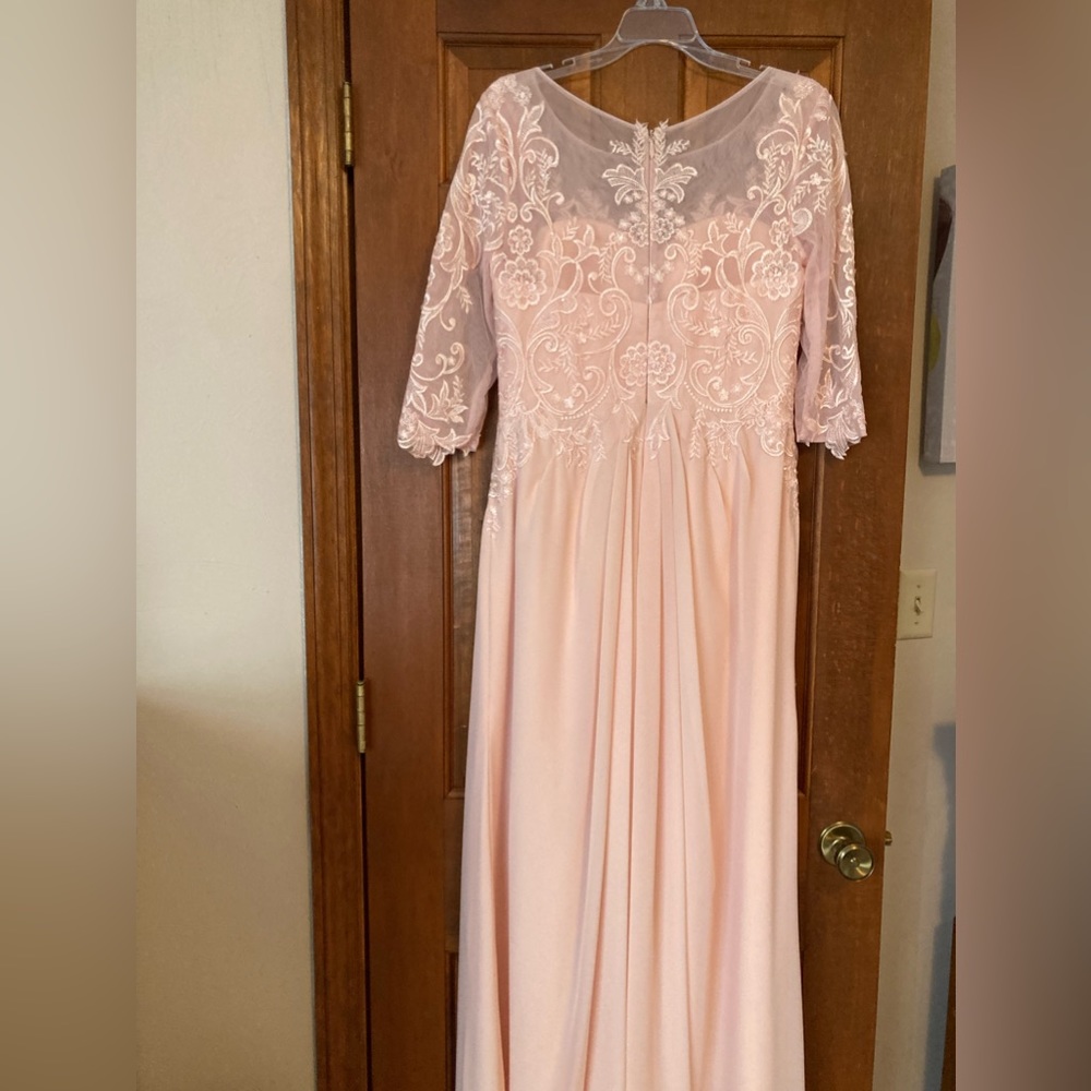 Elegant Pink Lace Wedding Dress